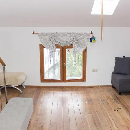 Lovely 1bd Atelier With Location