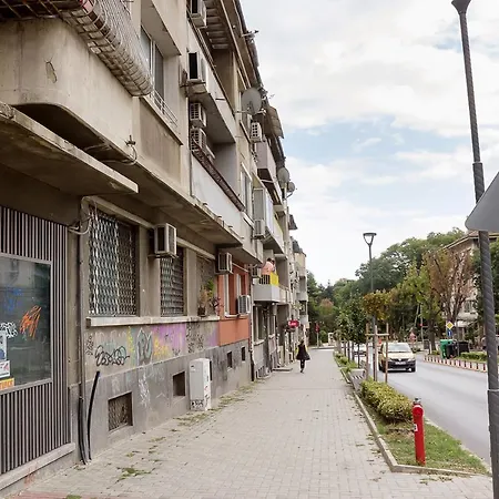 Lovely 1bd Atelier With Location