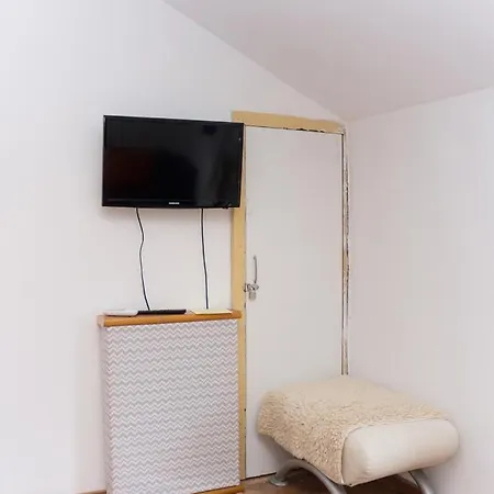 Lovely 1bd Atelier With Location Varna